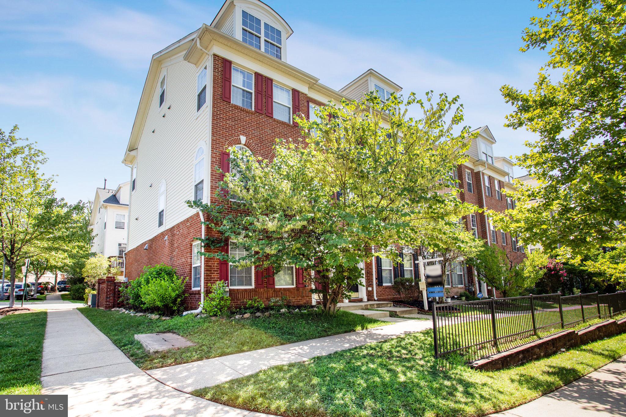 ETON SQUARE - Residential