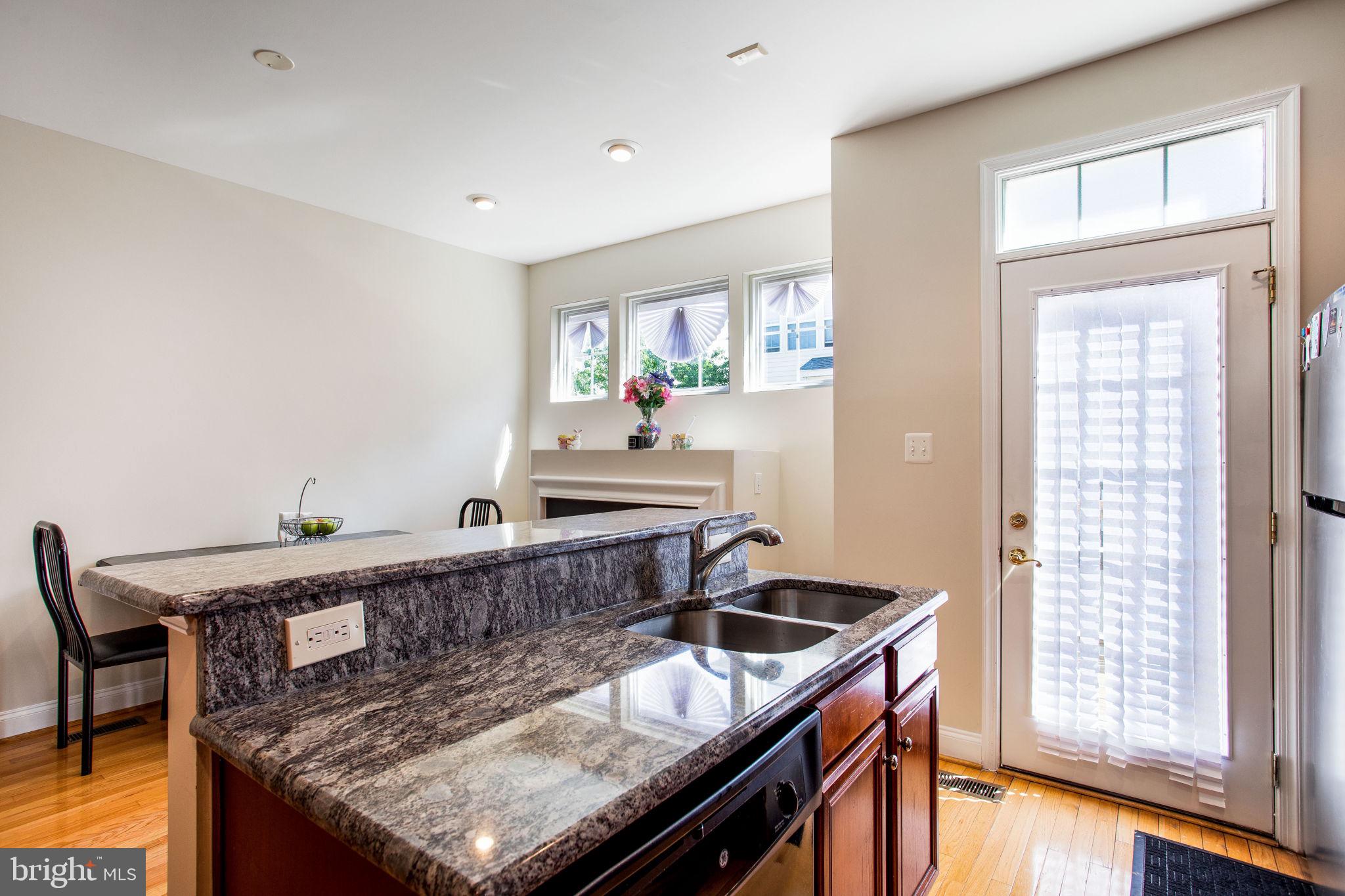 ETON SQUARE - Residential