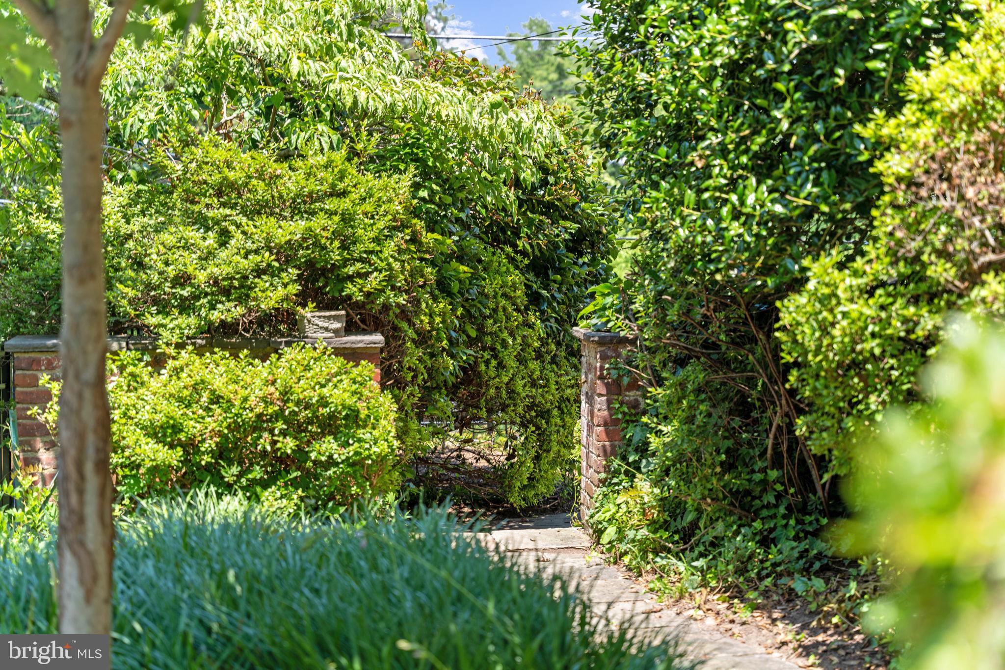 CLEVELAND PARK - Residential
