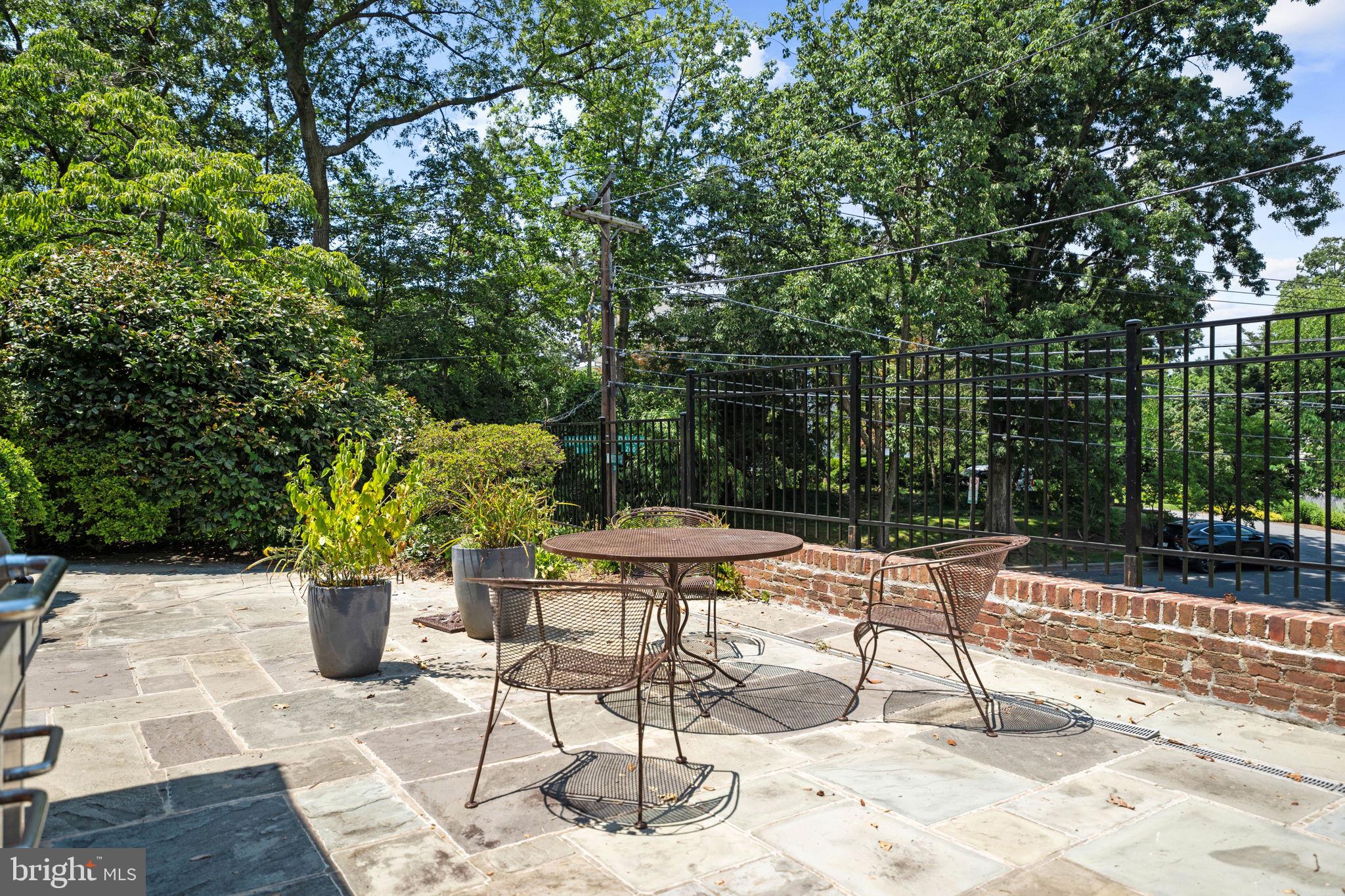 CLEVELAND PARK - Residential