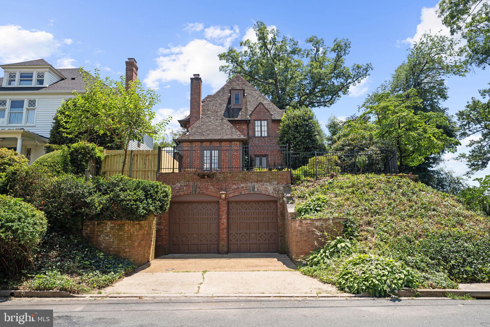 CLEVELAND PARK - Residential