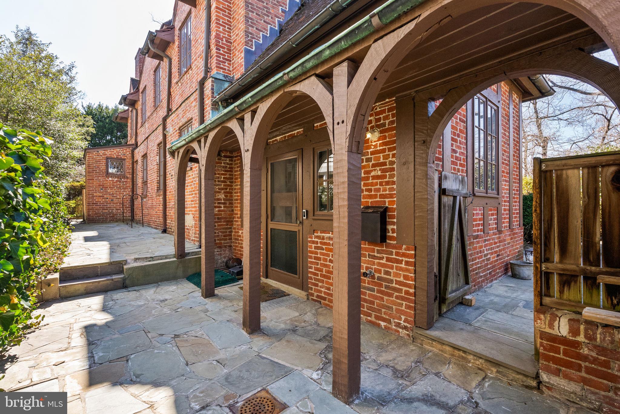 CLEVELAND PARK - Residential