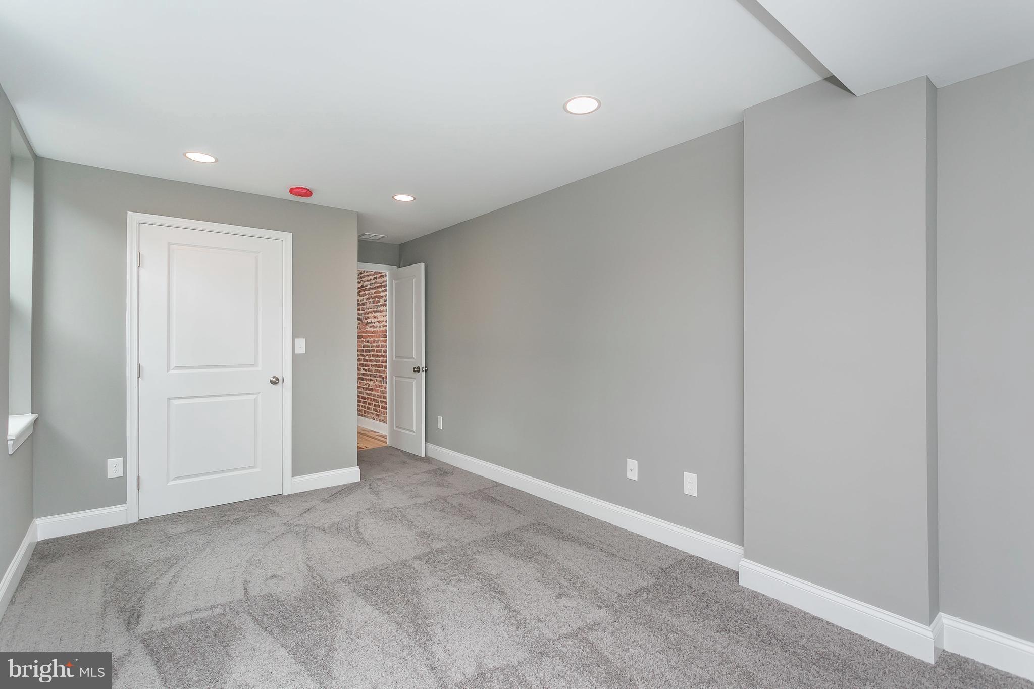 HIGHLANDTOWN - Residential