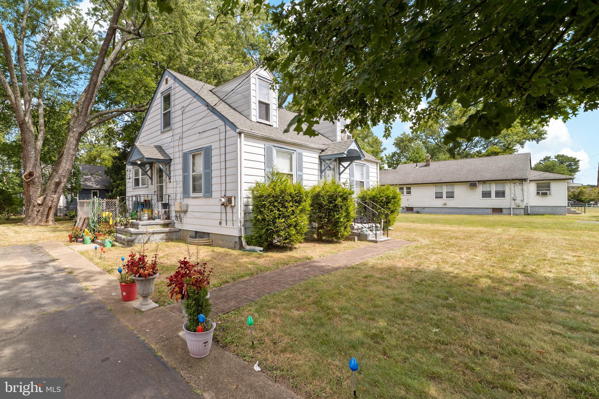 186 UPLAND AVENUE