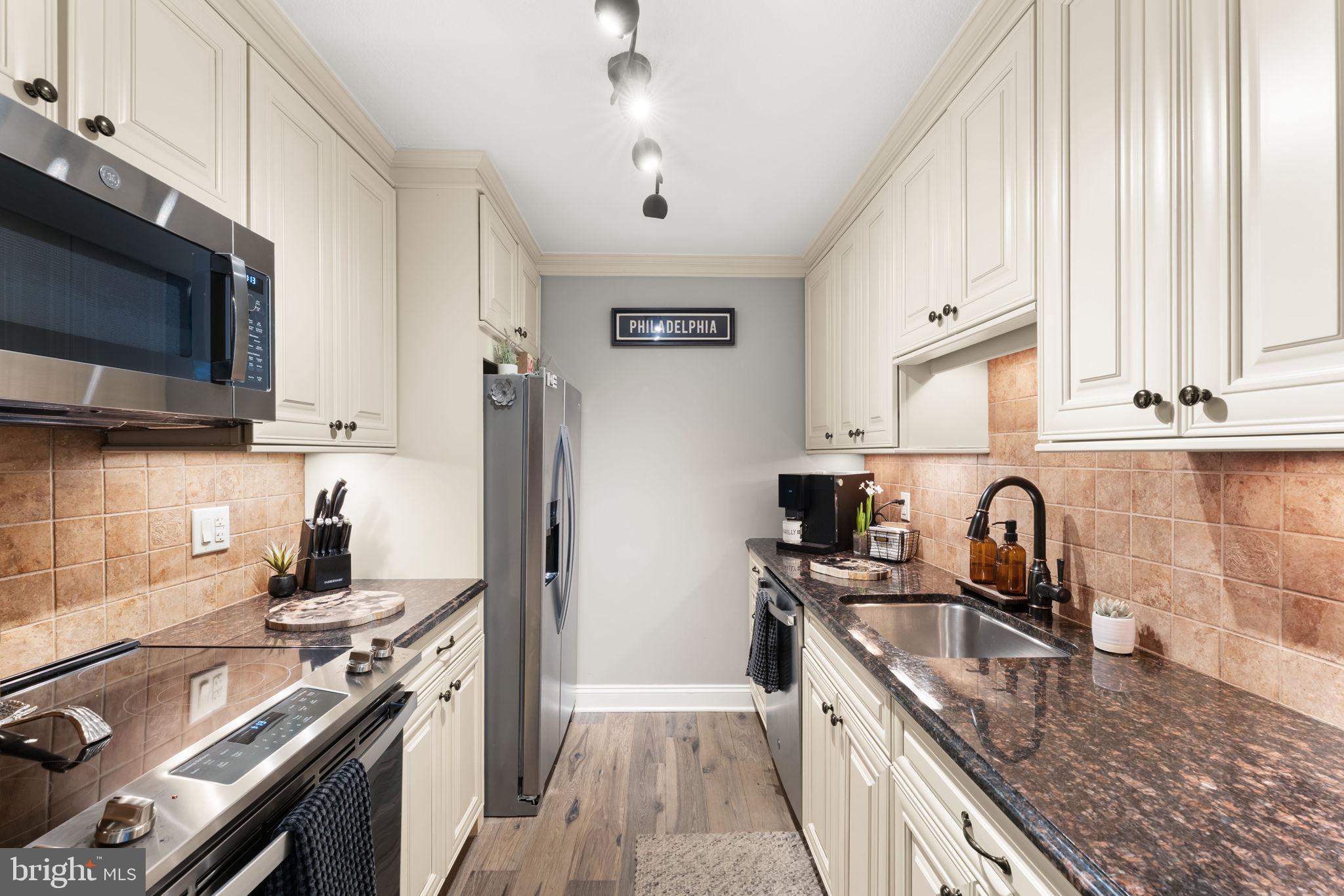 1420 LOCUST STREET 29C