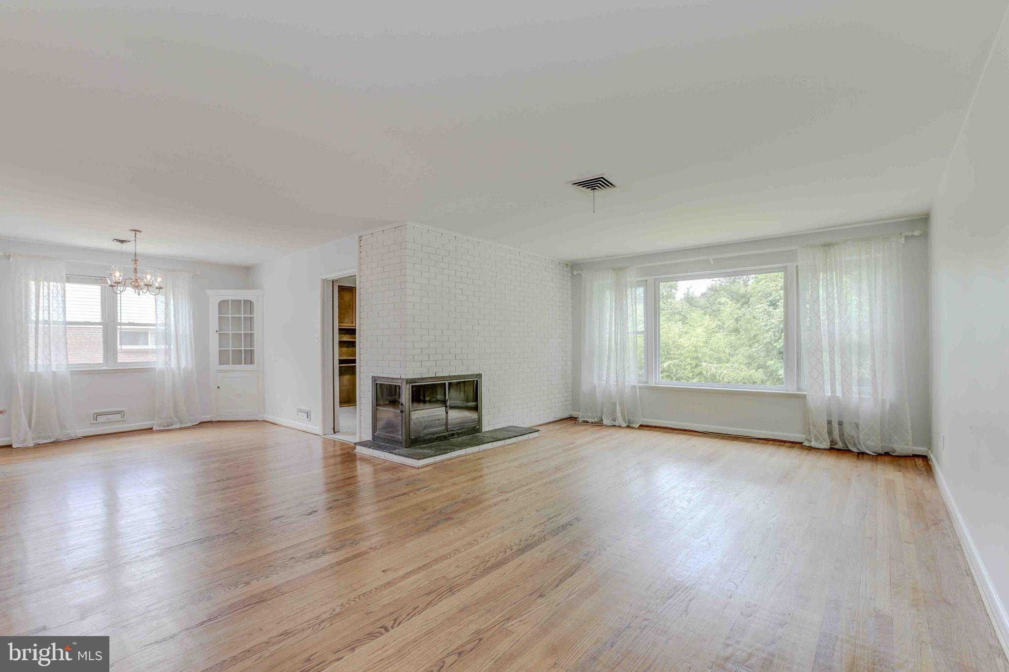 DUNLOP HILLS - Residential Lease