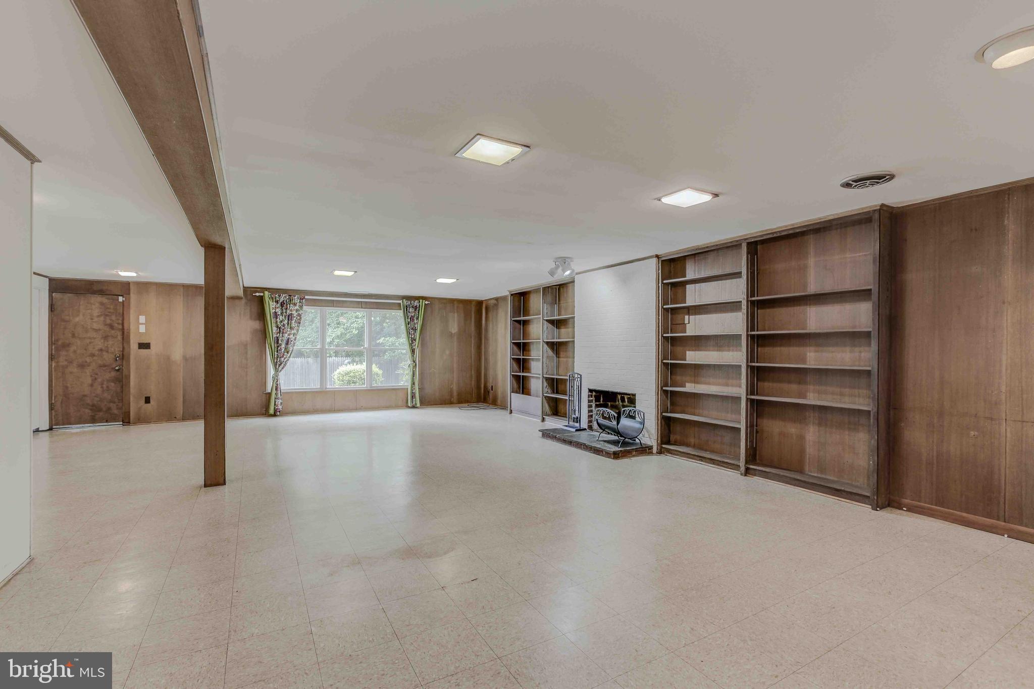 DUNLOP HILLS - Residential Lease