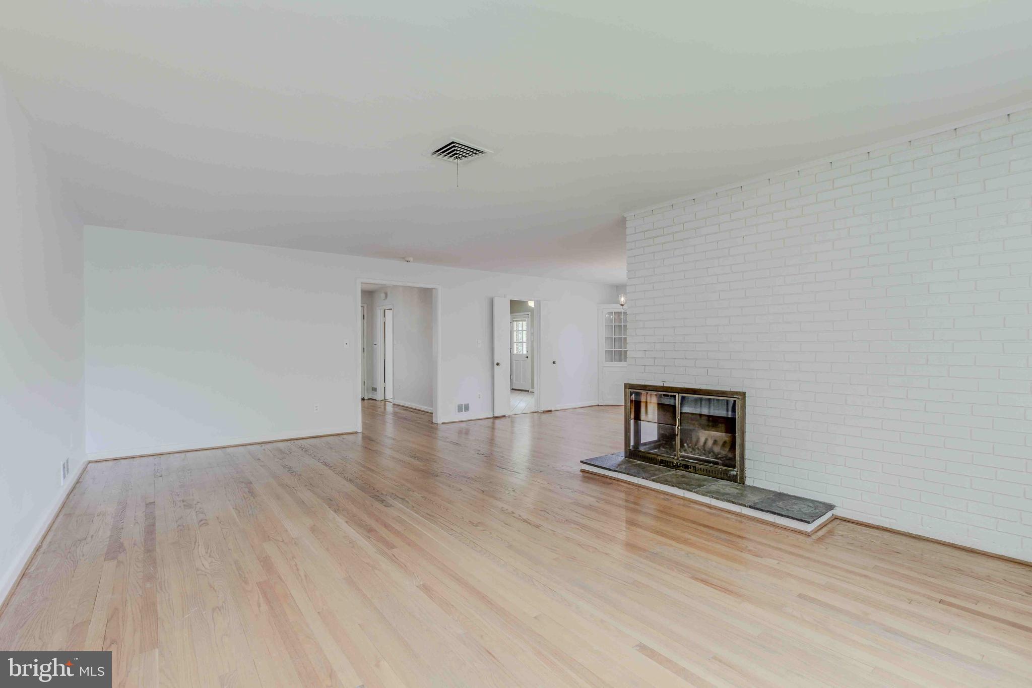 DUNLOP HILLS - Residential Lease