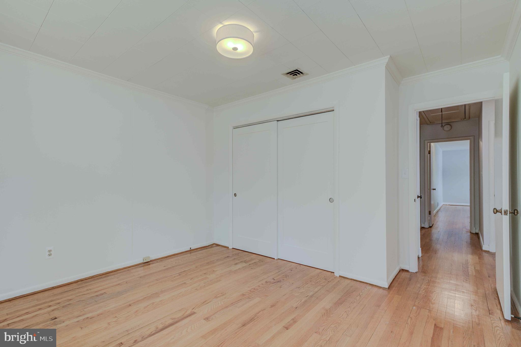 DUNLOP HILLS - Residential Lease