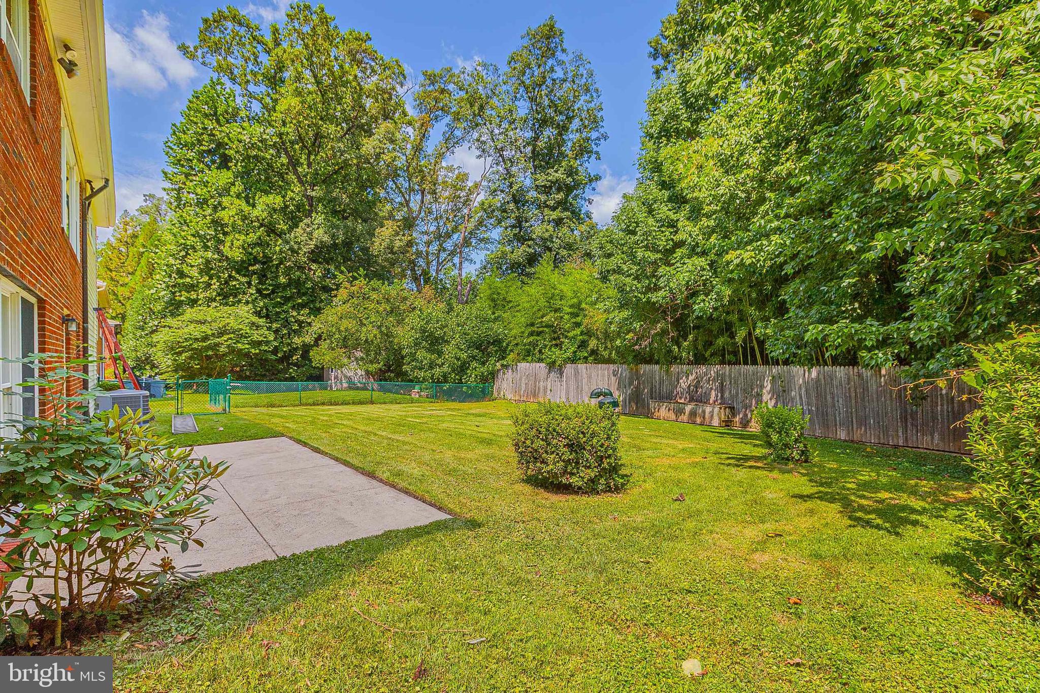 DUNLOP HILLS - Residential Lease