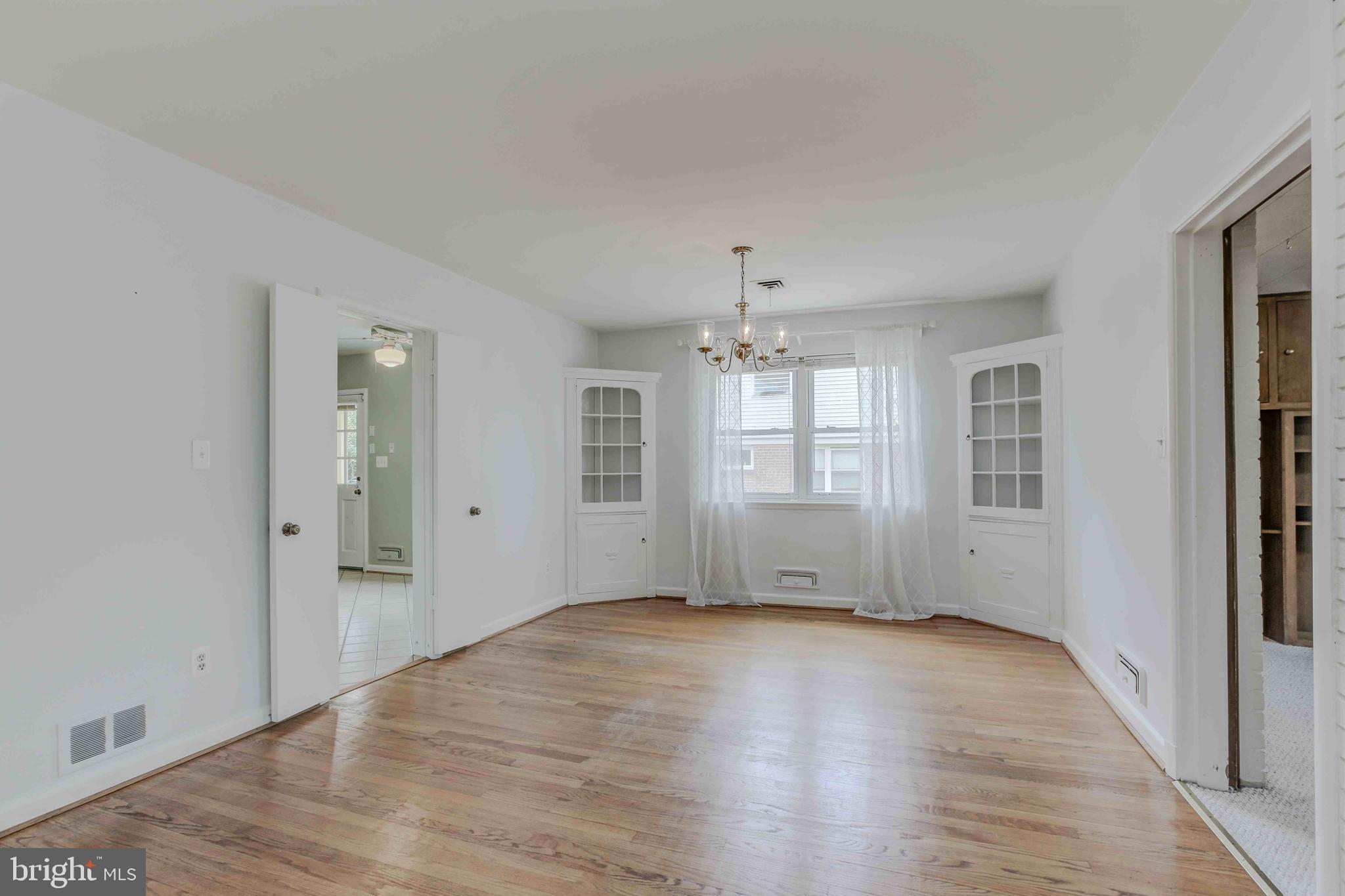 DUNLOP HILLS - Residential Lease