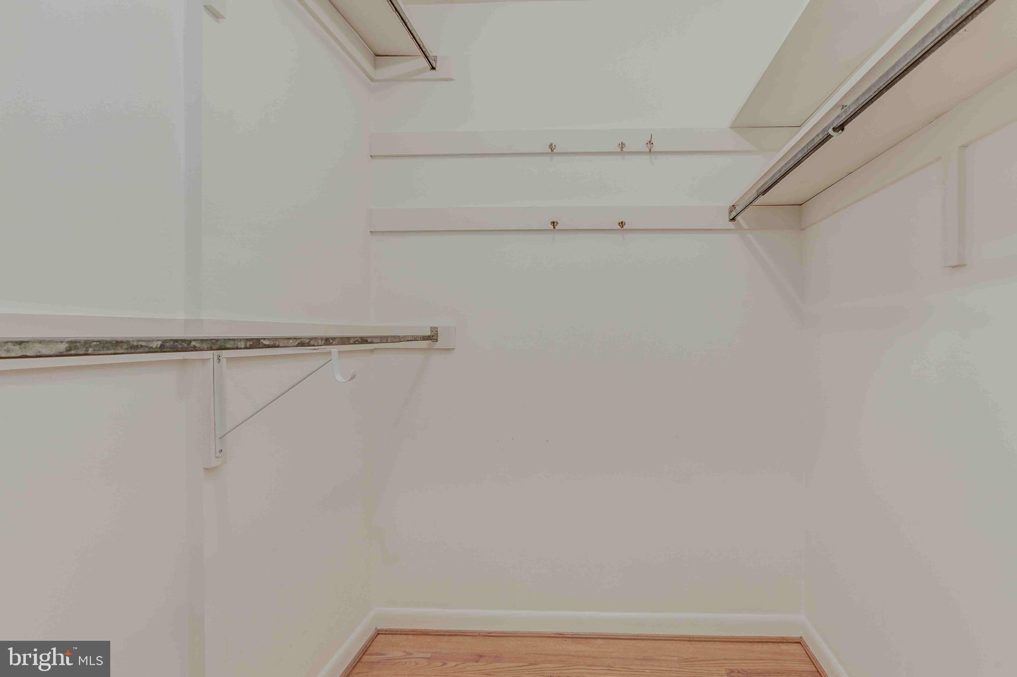 DUNLOP HILLS - Residential Lease