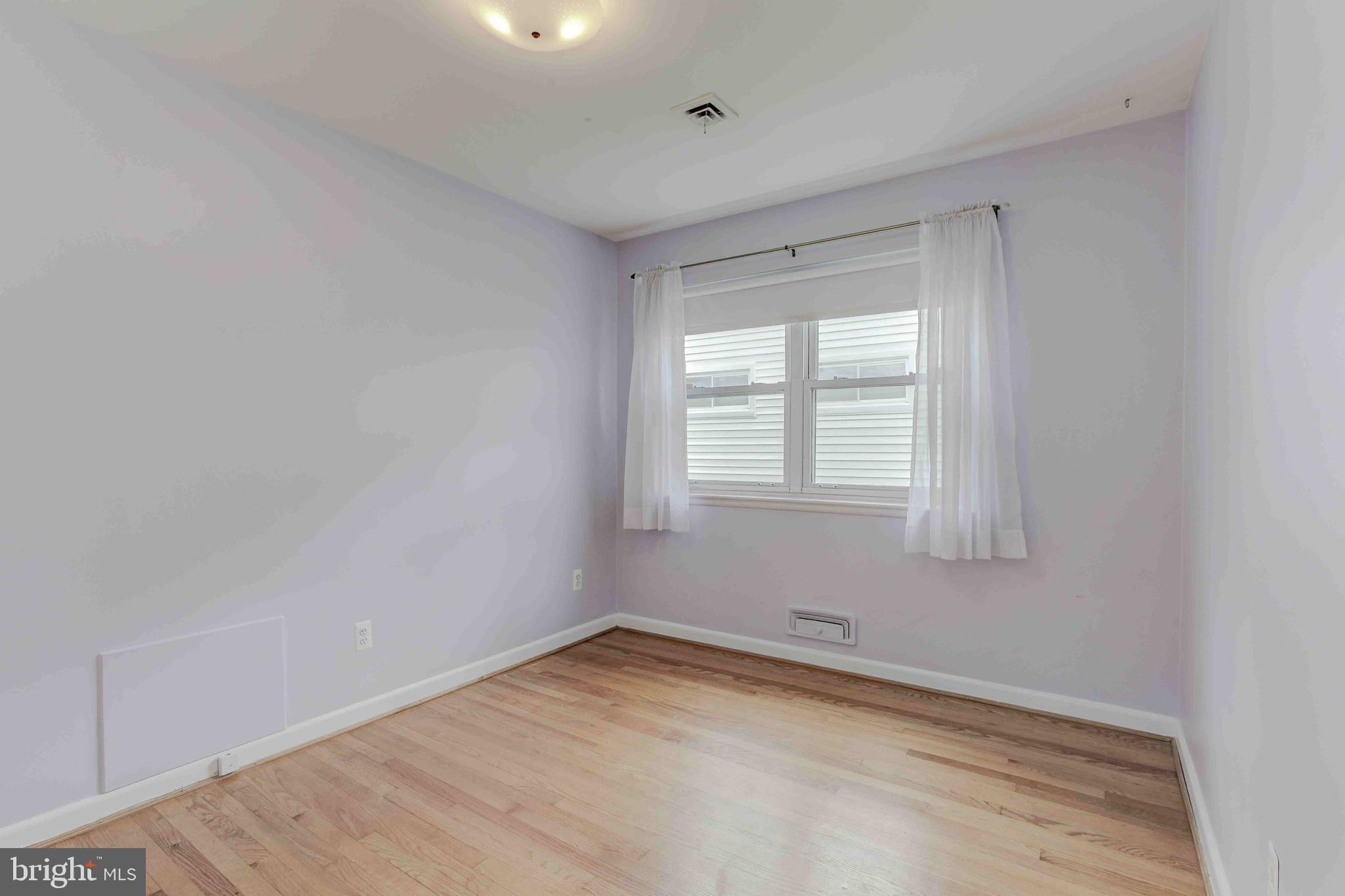 DUNLOP HILLS - Residential Lease