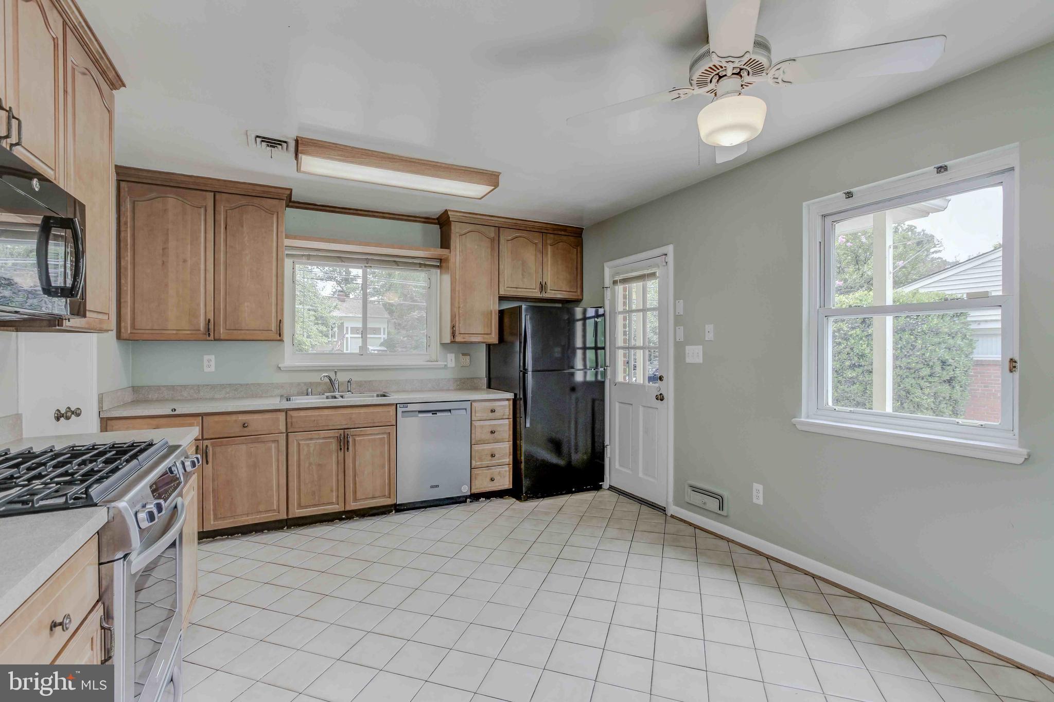 DUNLOP HILLS - Residential Lease