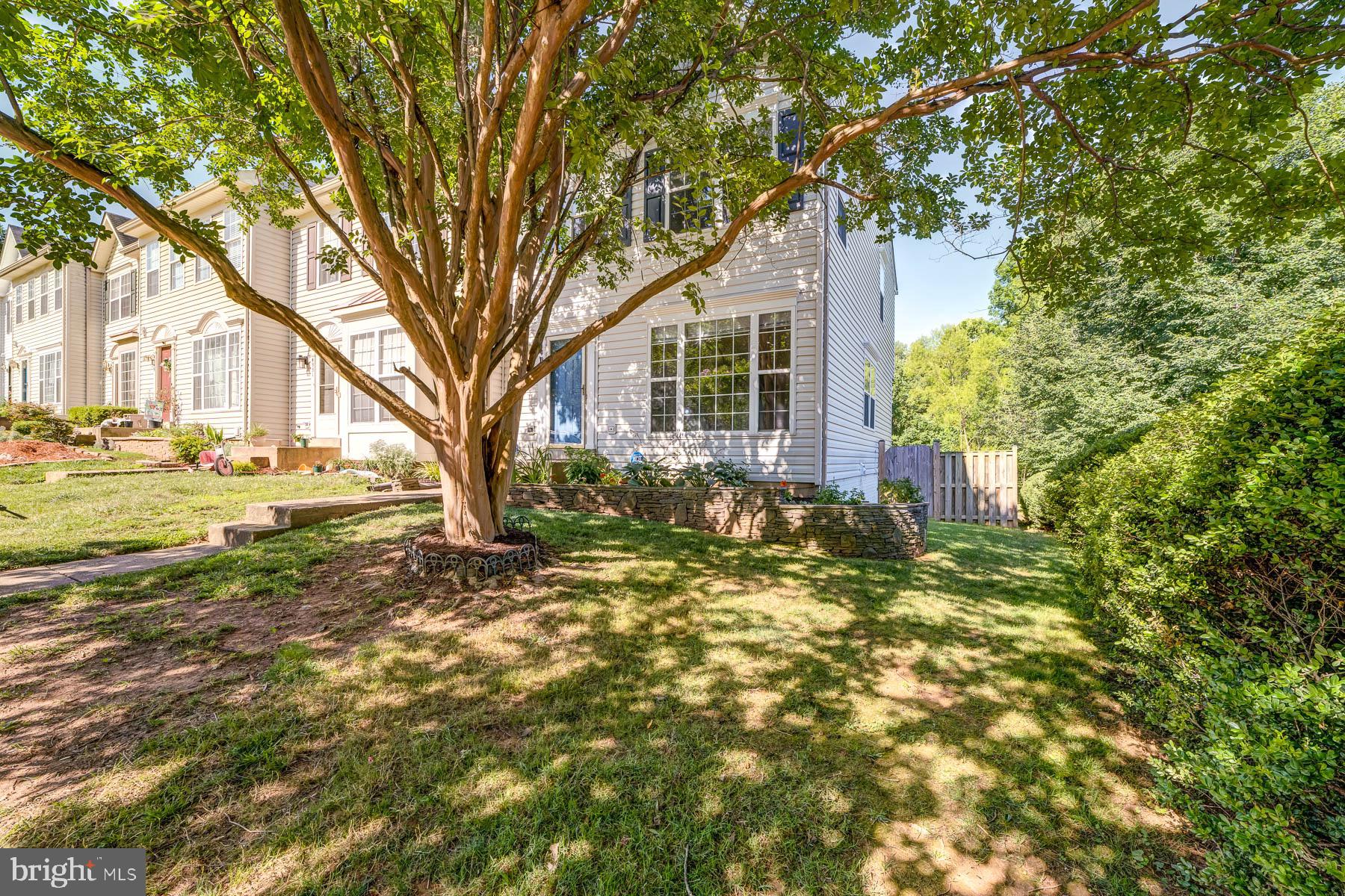 LAKECREST - Residential