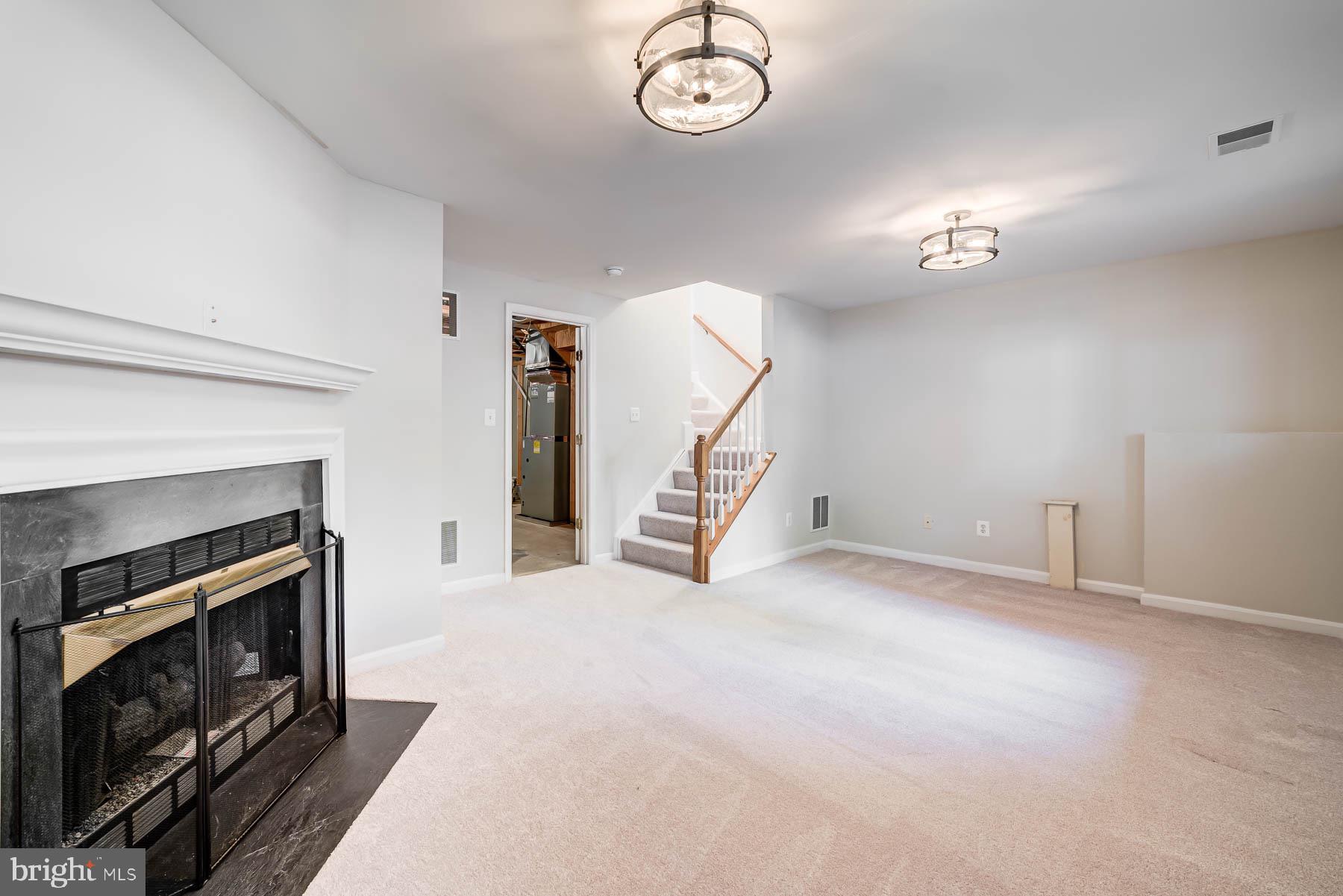 LAKECREST - Residential