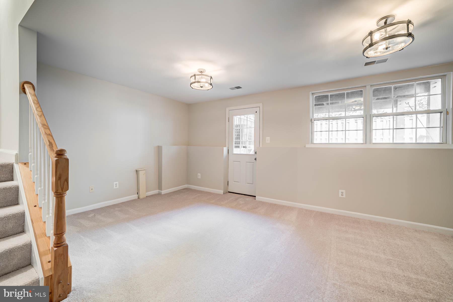 LAKECREST - Residential