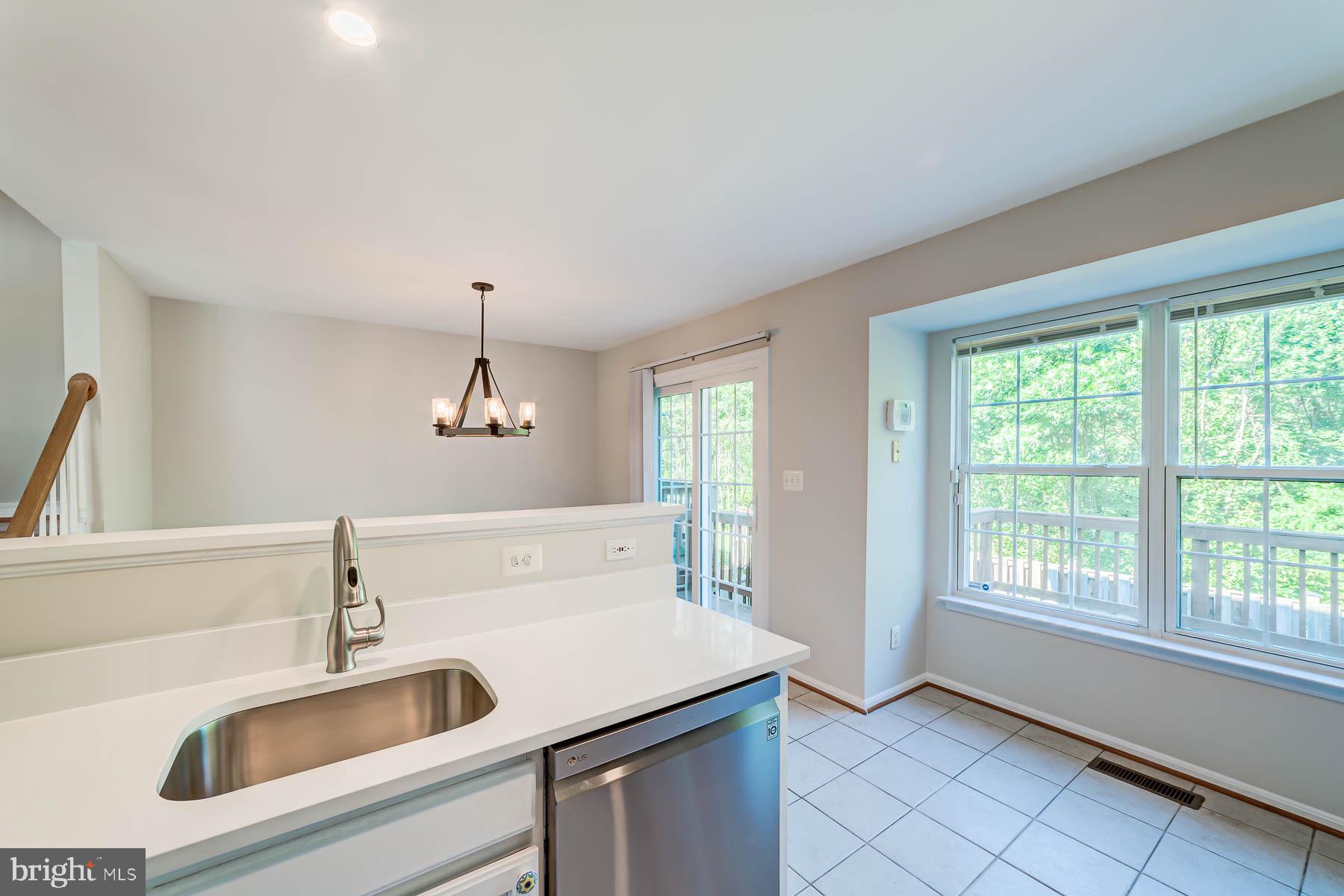 LAKECREST - Residential