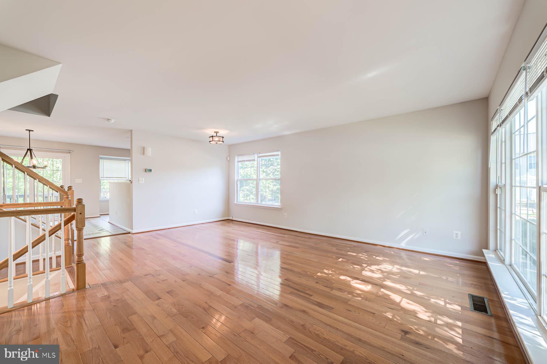 LAKECREST - Residential