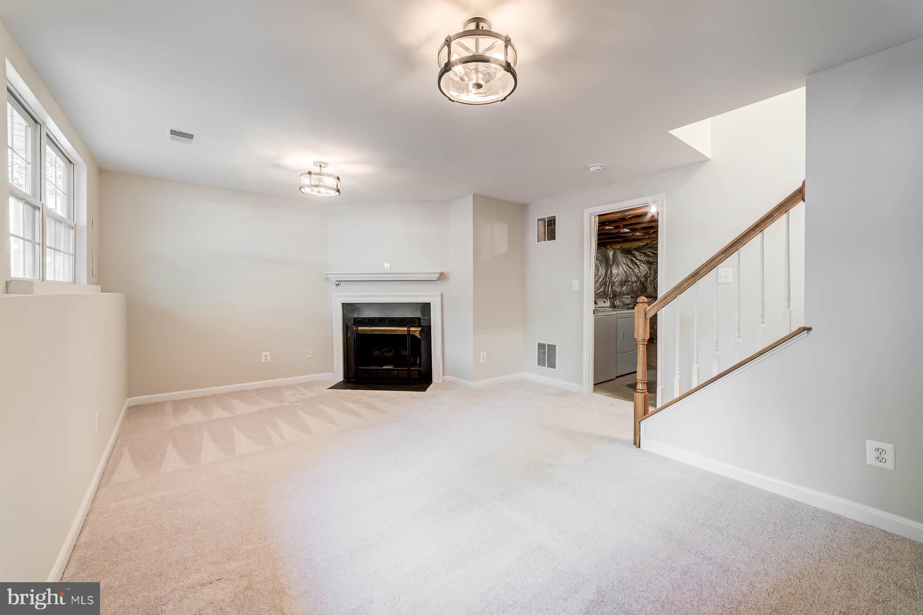 LAKECREST - Residential