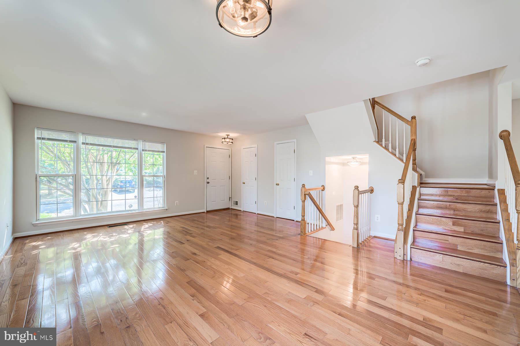 LAKECREST - Residential