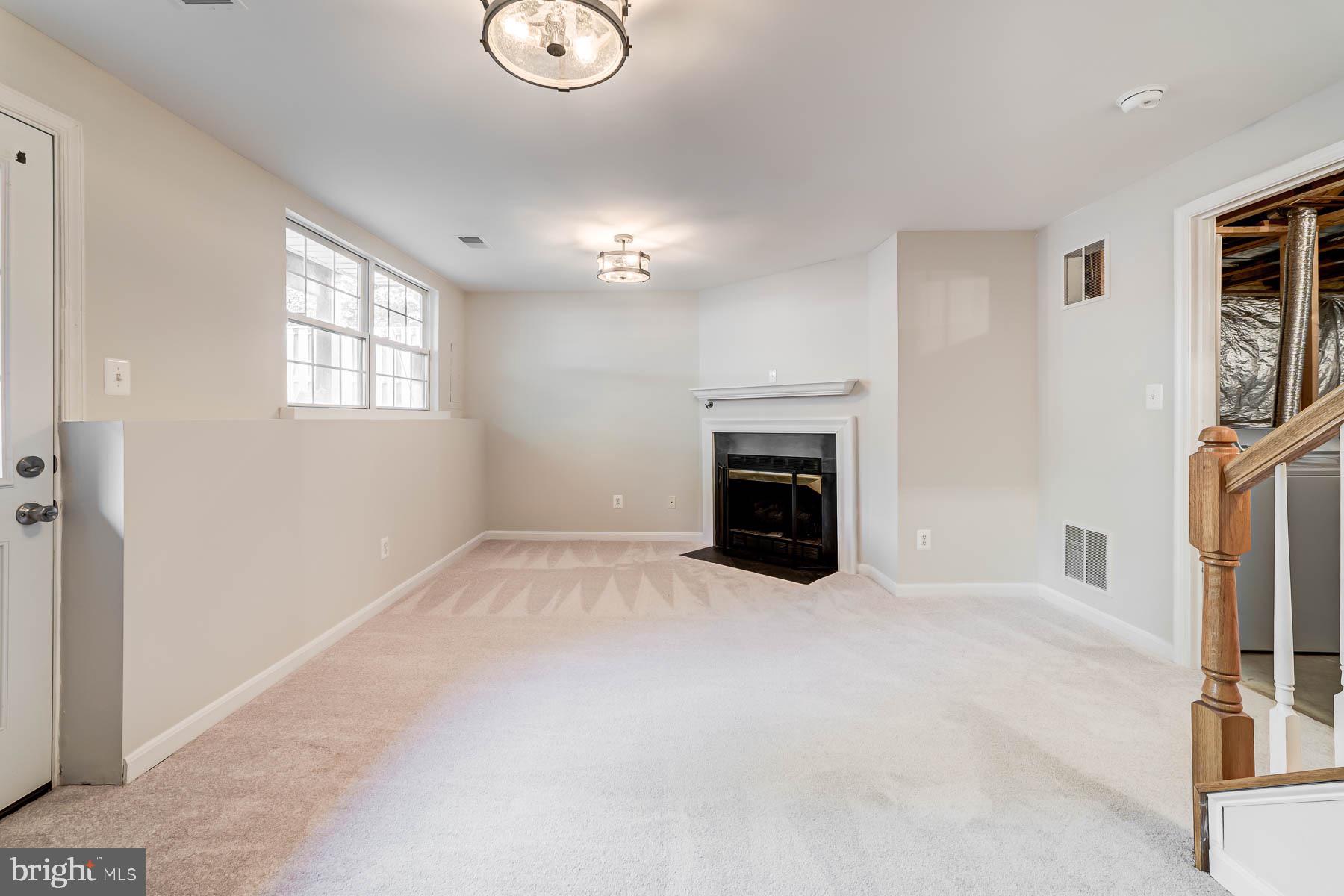 LAKECREST - Residential