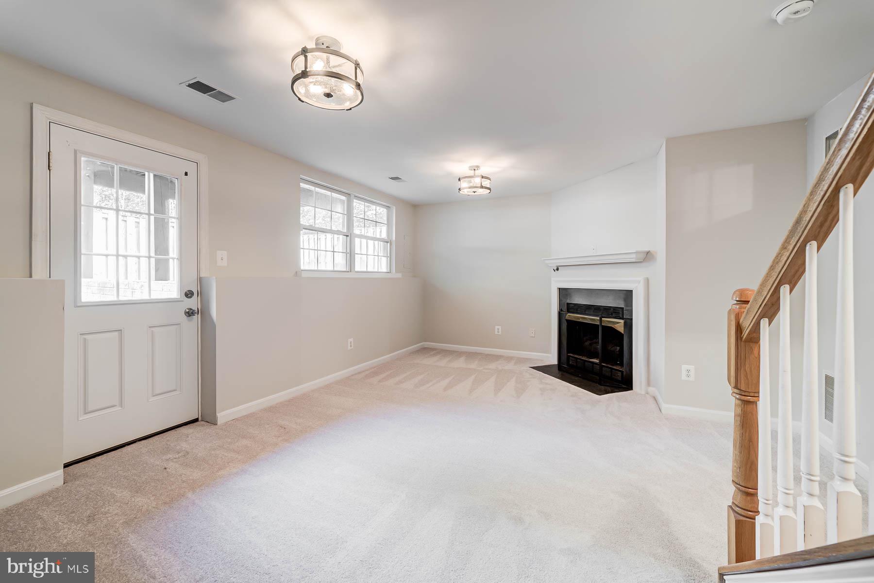 LAKECREST - Residential