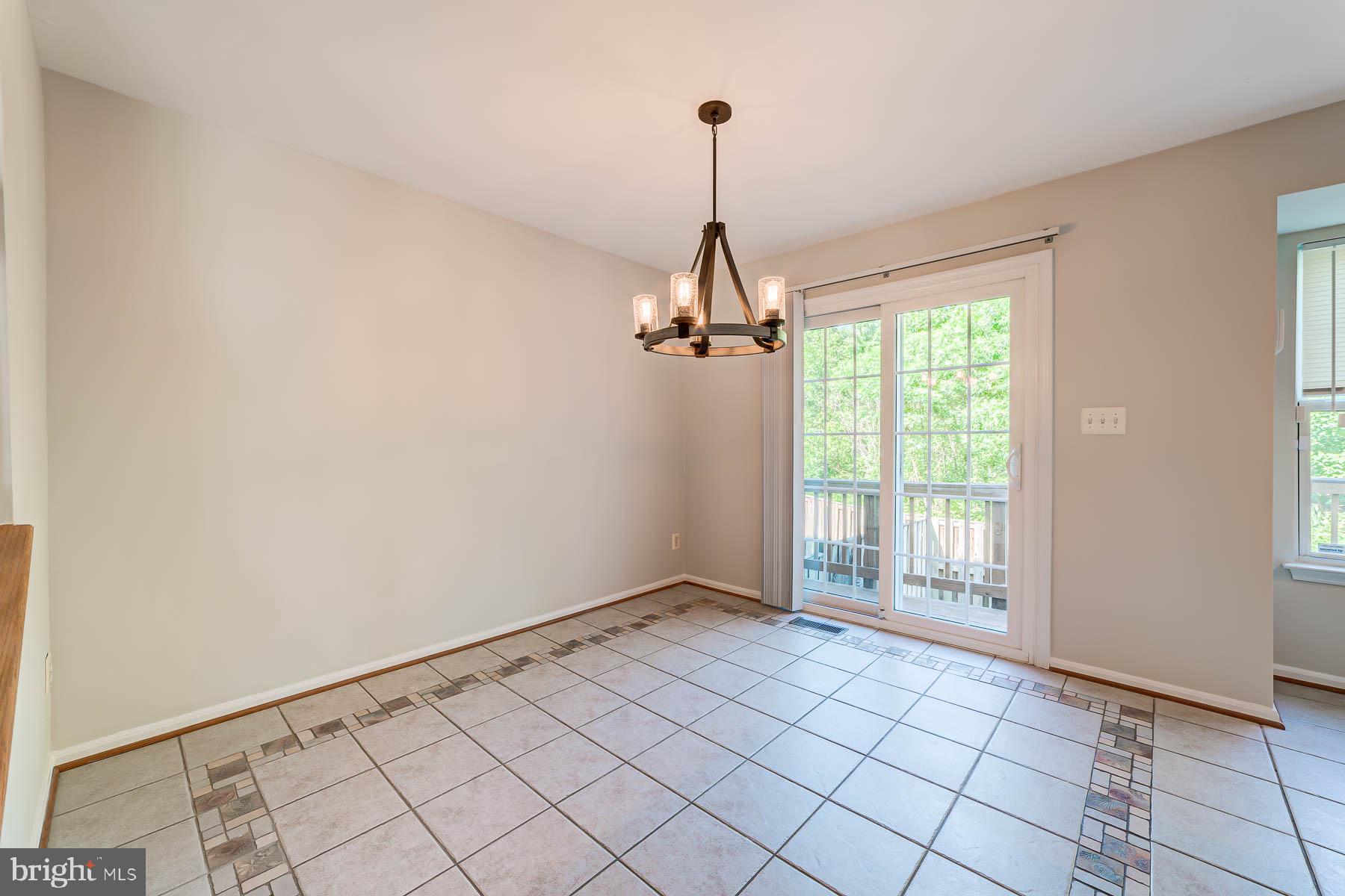 LAKECREST - Residential