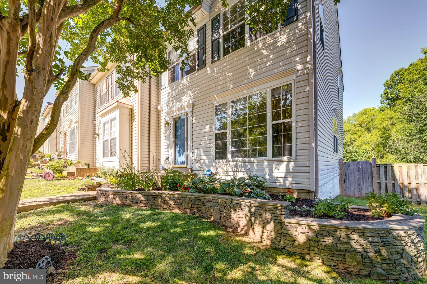 LAKECREST - Residential