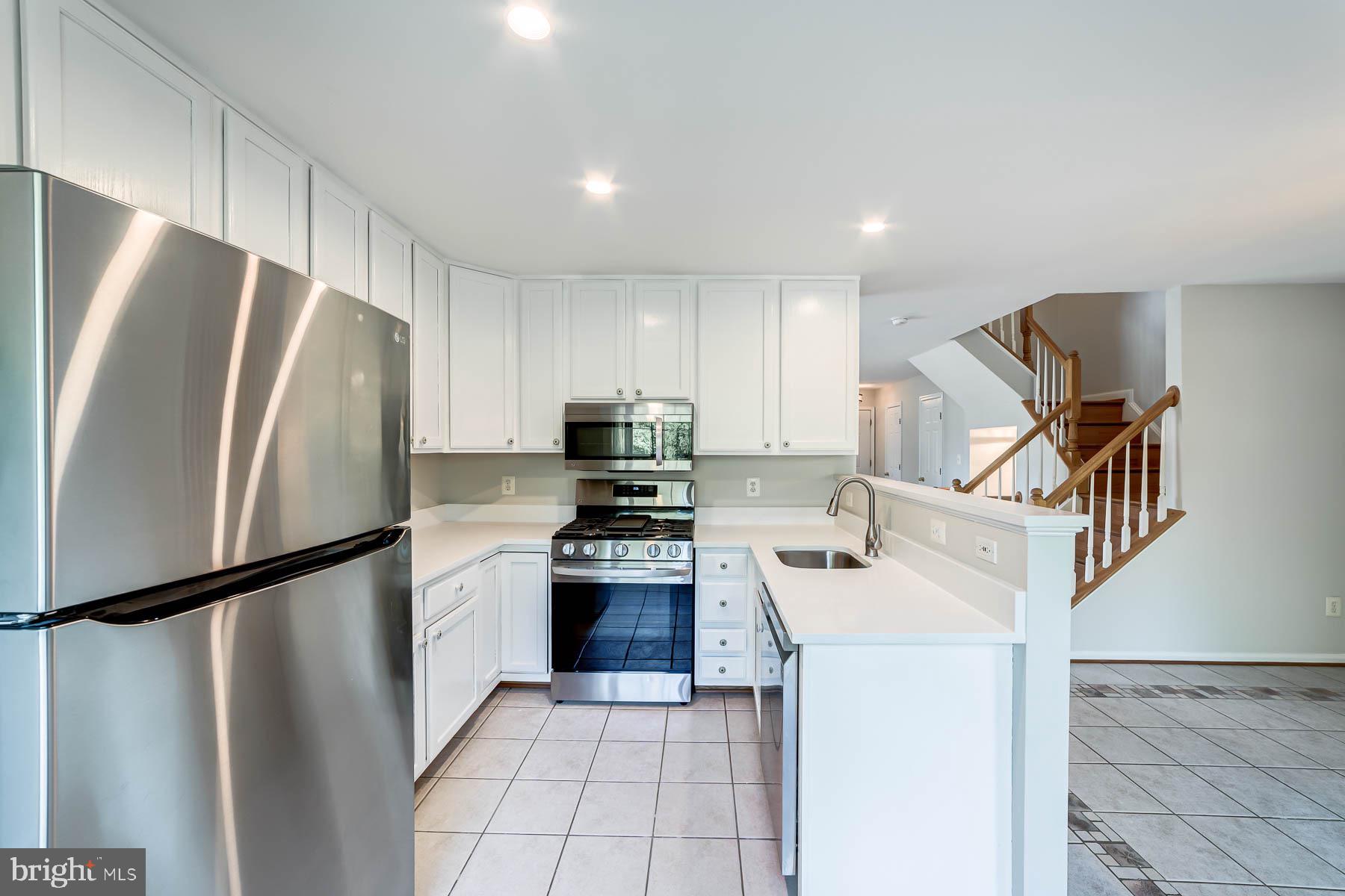 LAKECREST - Residential