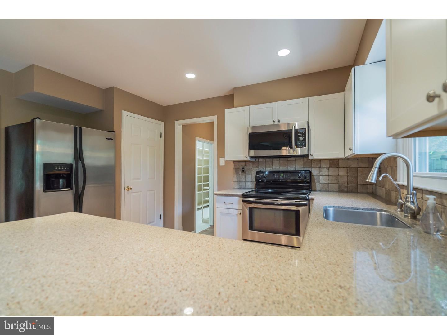 OLD MILL ESTS - Residential