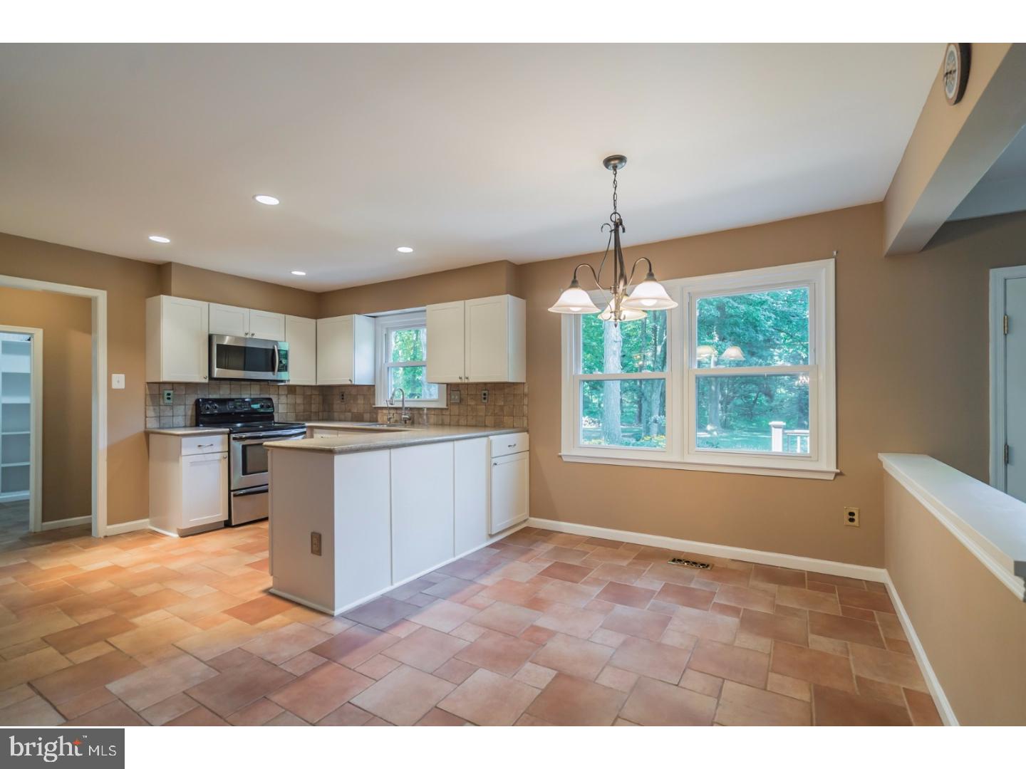 OLD MILL ESTS - Residential