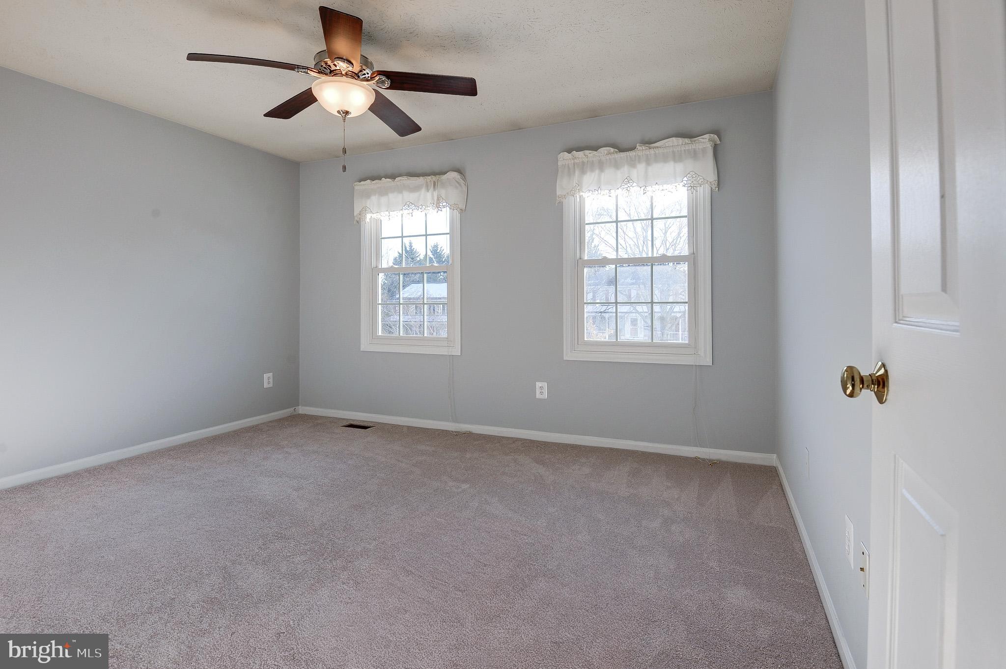 SPRING GROVE FARM - Residential