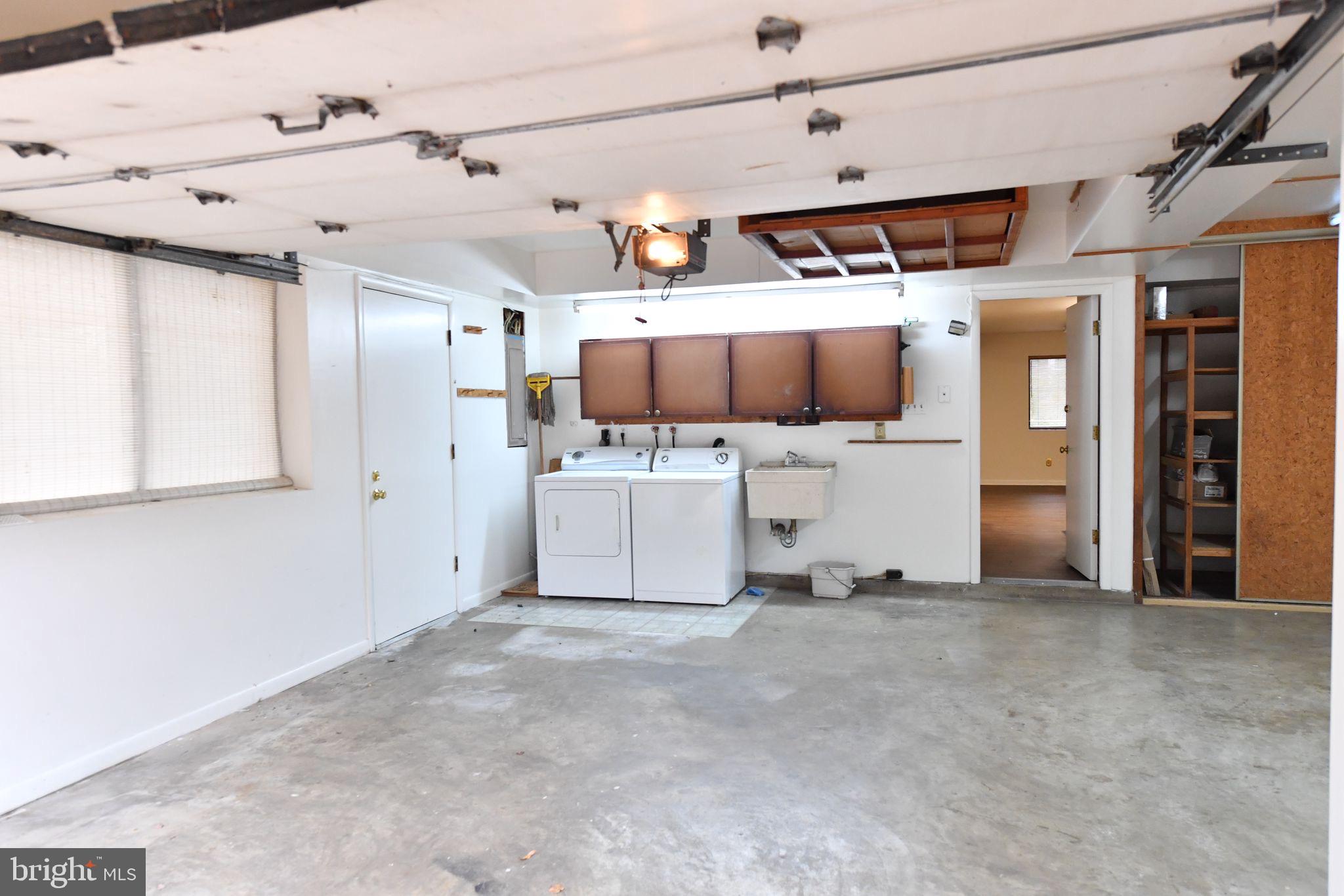 DUNN LORING - Residential