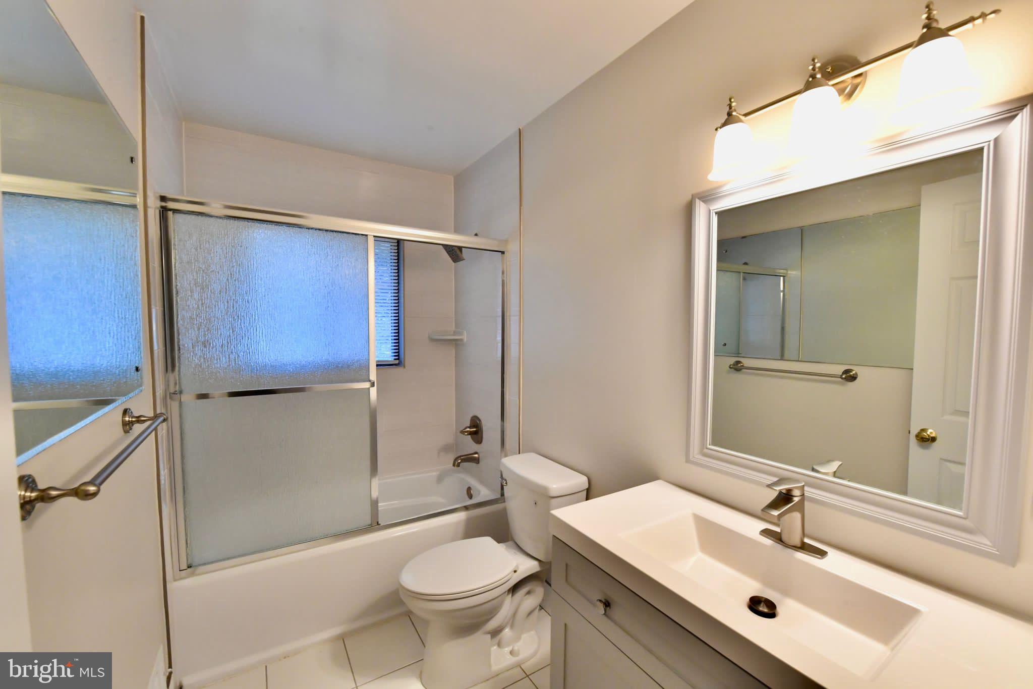 DUNN LORING - Residential