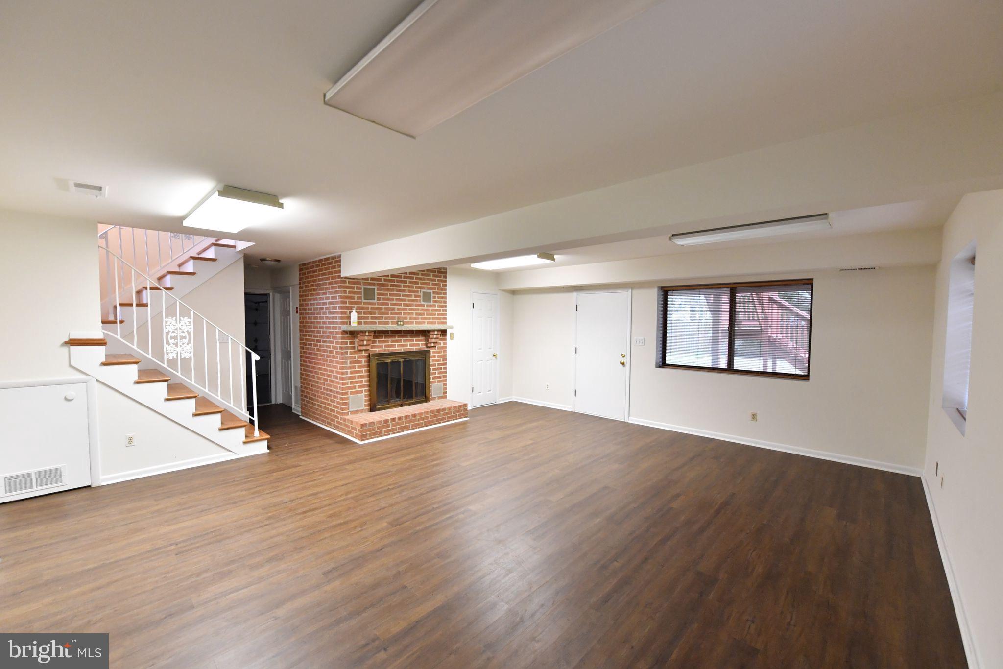 DUNN LORING - Residential