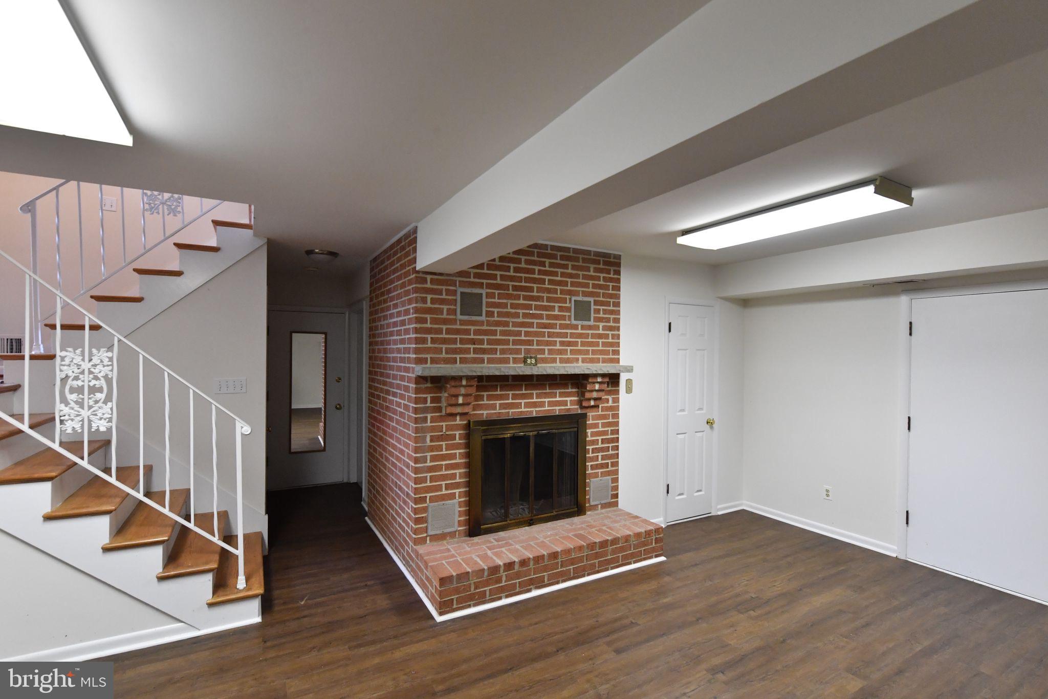 DUNN LORING - Residential