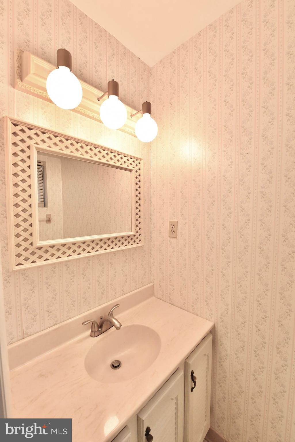 DUNN LORING - Residential