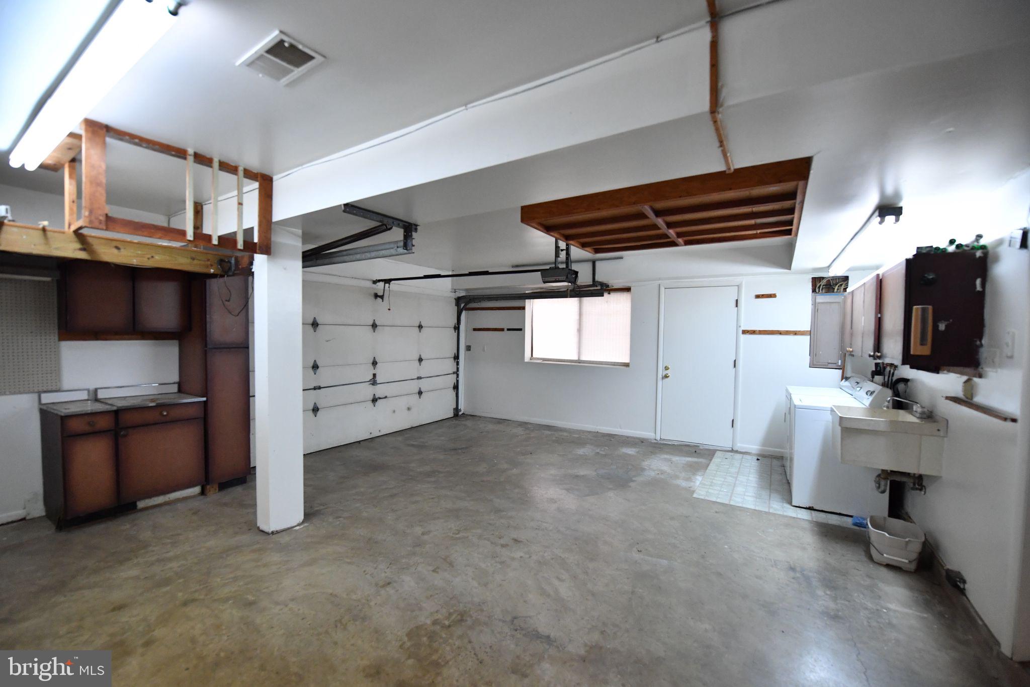 DUNN LORING - Residential