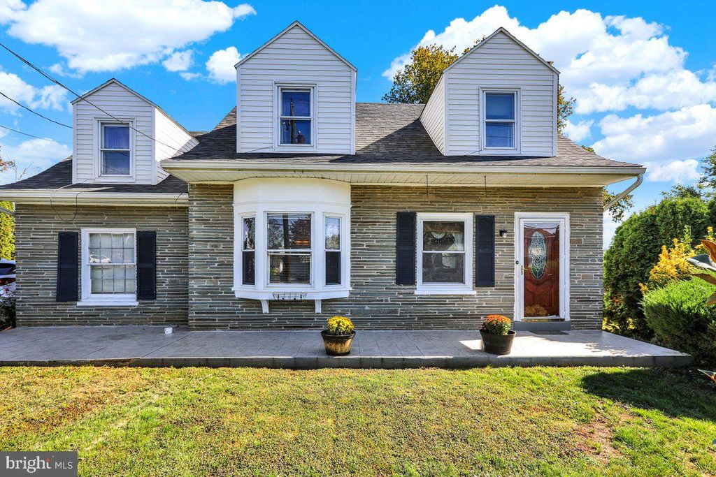 Photo of 2143 Fruitville Pike, LANCASTER, PA 17601 (MLS # PALA2056734)