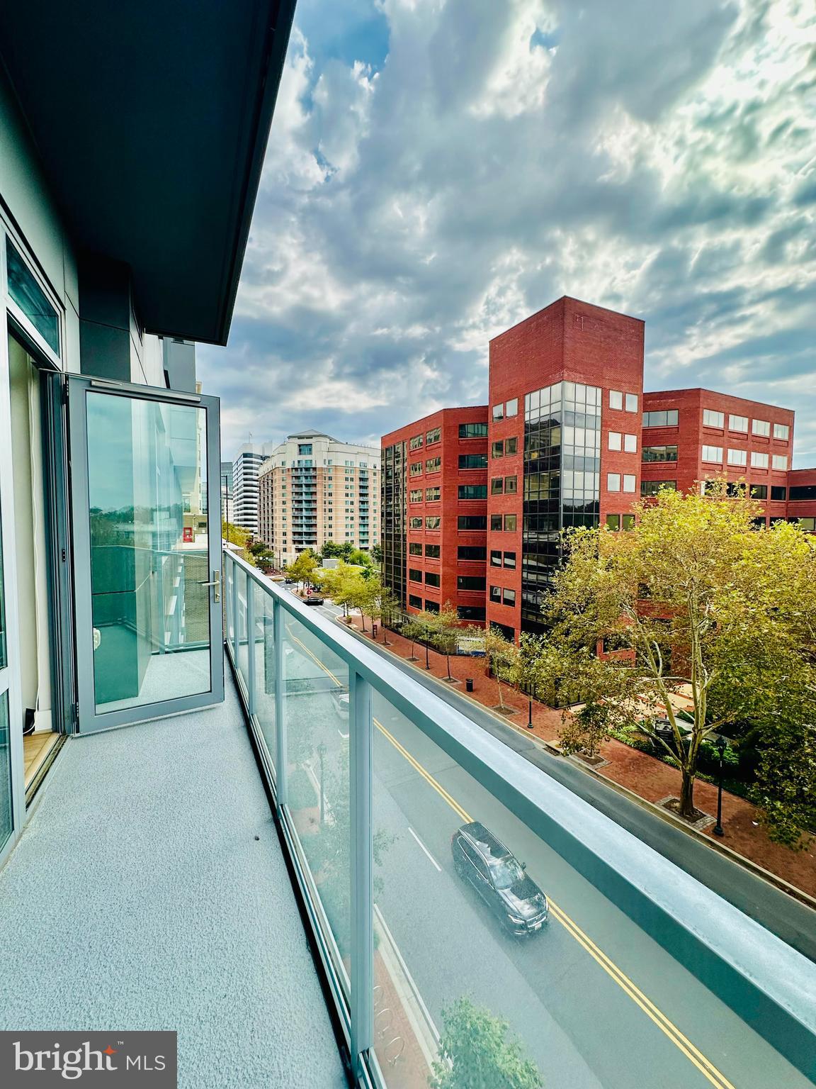 CHEVAL - Residential