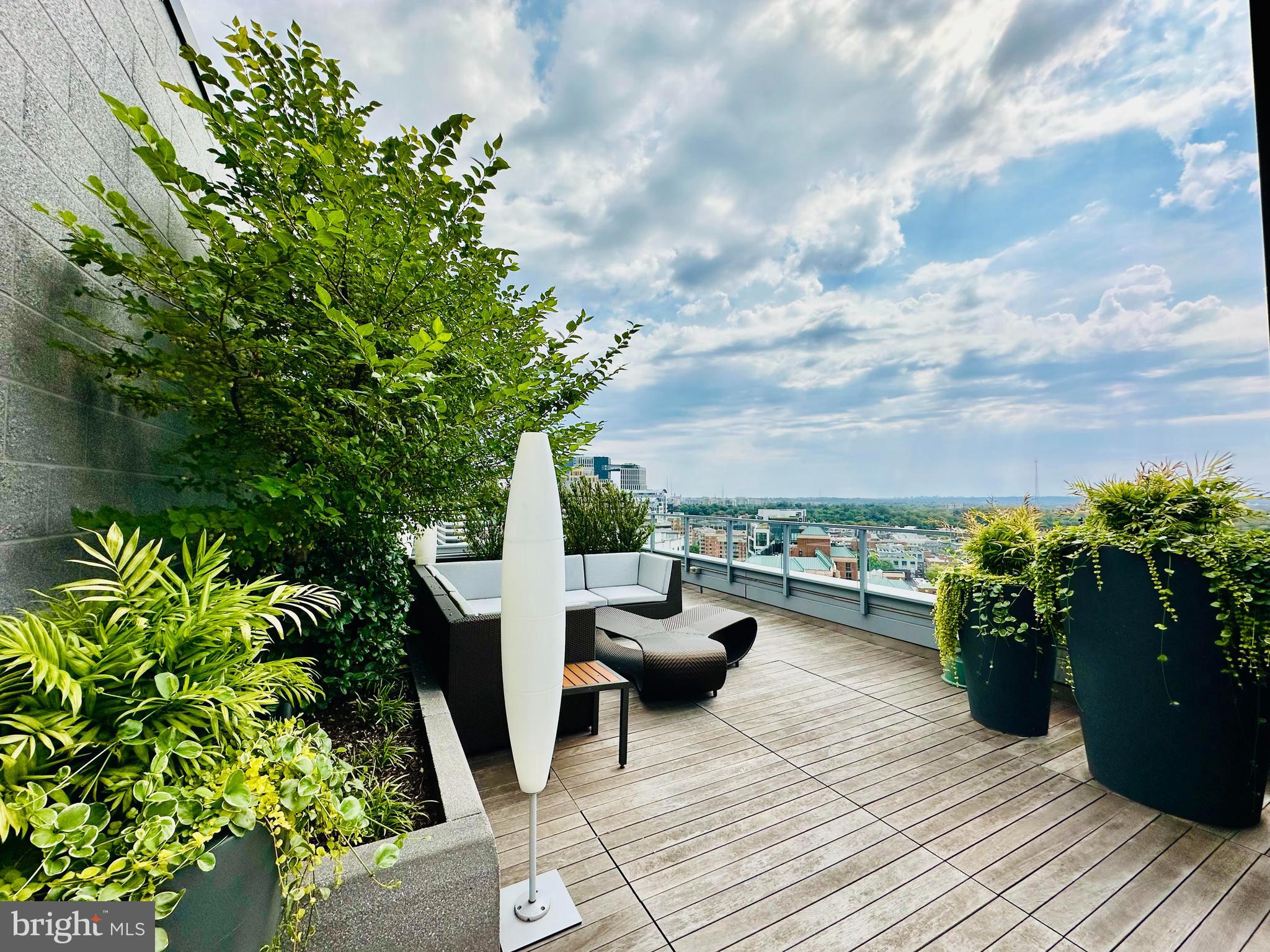 CHEVAL - Residential