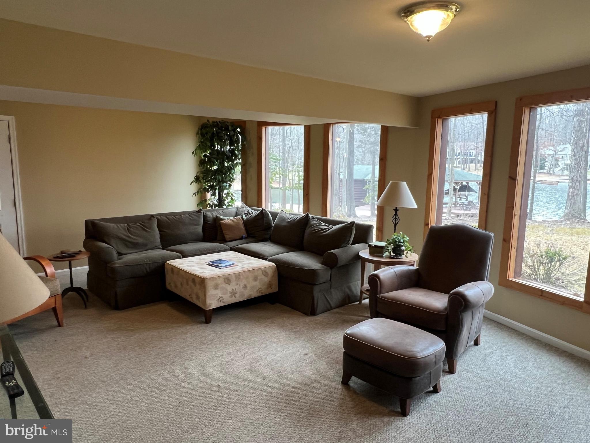 TYLER POINT - Residential