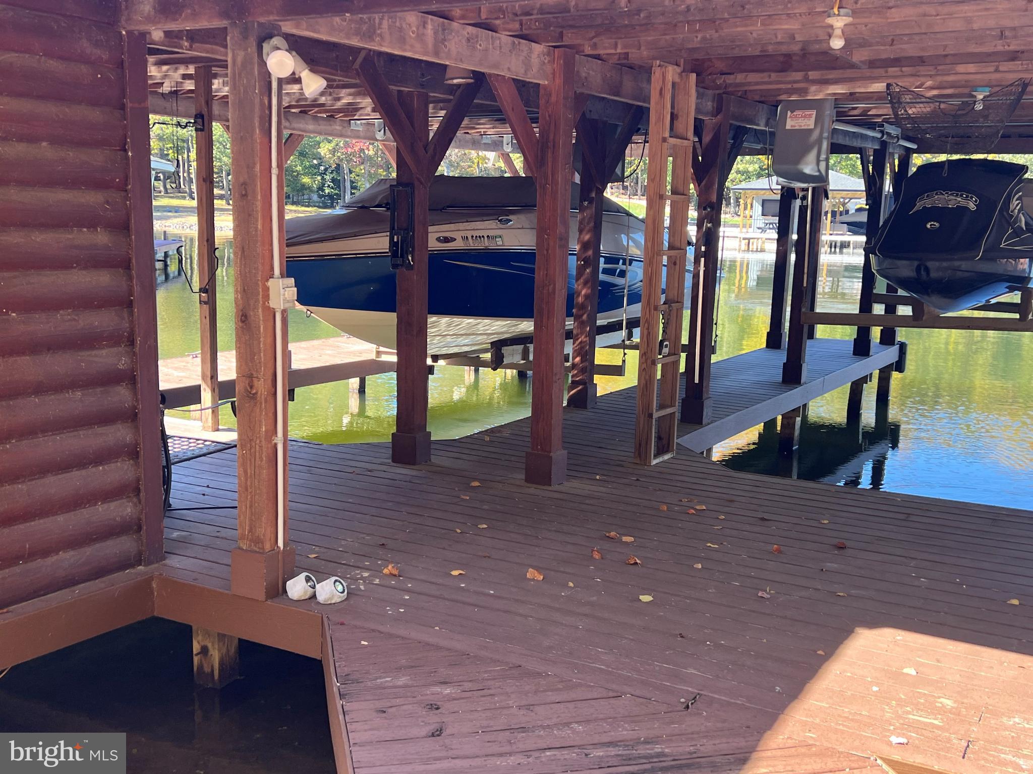 TYLER POINT - Residential