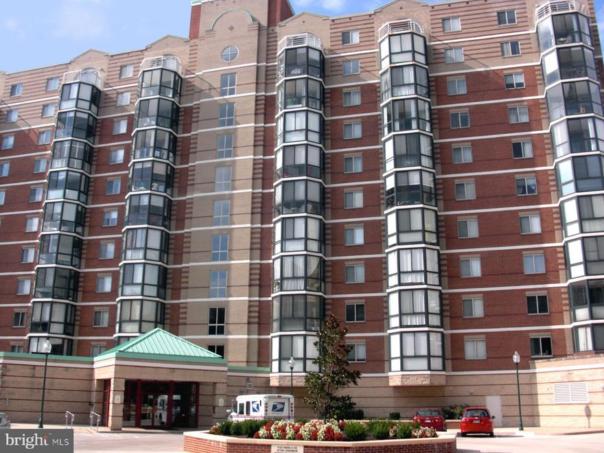 1 BR+Den (or small BR), 1 BA Condo with large private terrace in the Heart of Rockville. Bright and Airy. Facing North, Overlooking the Rockville Town Center. Laundry in Unit. Condo fee includes exterior Maintenance, Water, Hot Water, HVAC Maintenance and Replacement, Reserve Funds, Snow & Trash Removal, Common Area Maintenance, Master Insurance . Total Bldg size 864 SF. Secure Building & 1 Underground Parking Space. Steps from Shops, Restaurants, Fitness Center, Library & More! Walk to Metro Redline & Amtrak! Enjoy all Amenities Rockville Town Center has to Offer! Seller will give $5,000 credit to buyer at closing if property is settled by 8/31/19.
