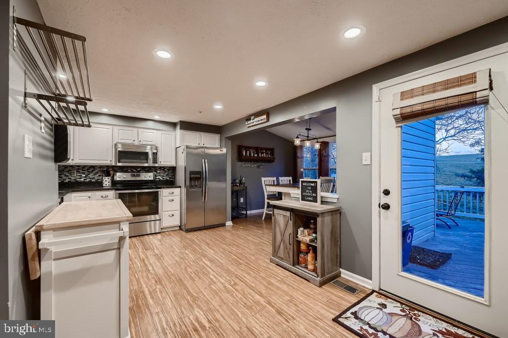 BRENTWOOD CONDO - Residential