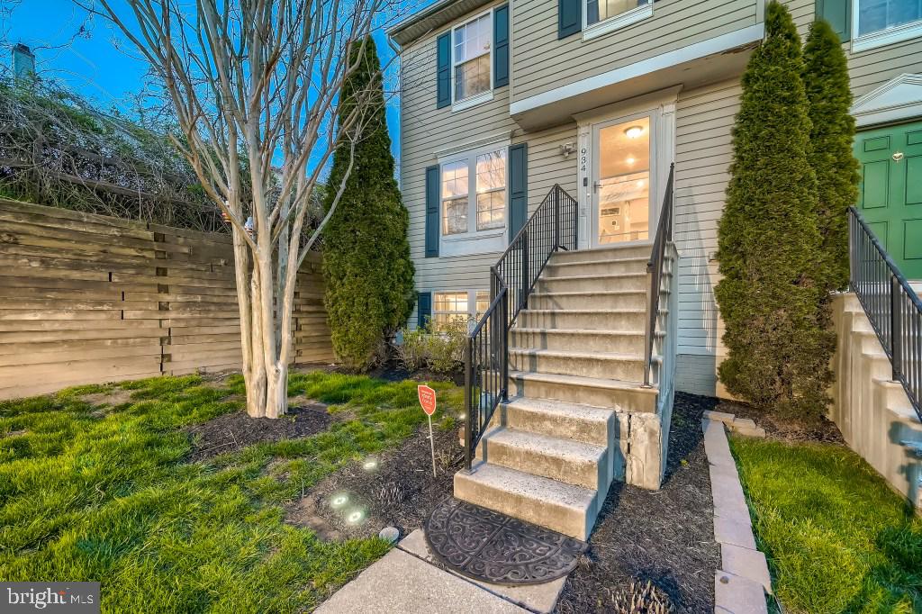 BRENTWOOD CONDO - Residential