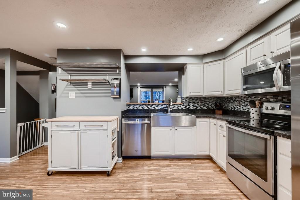 BRENTWOOD CONDO - Residential