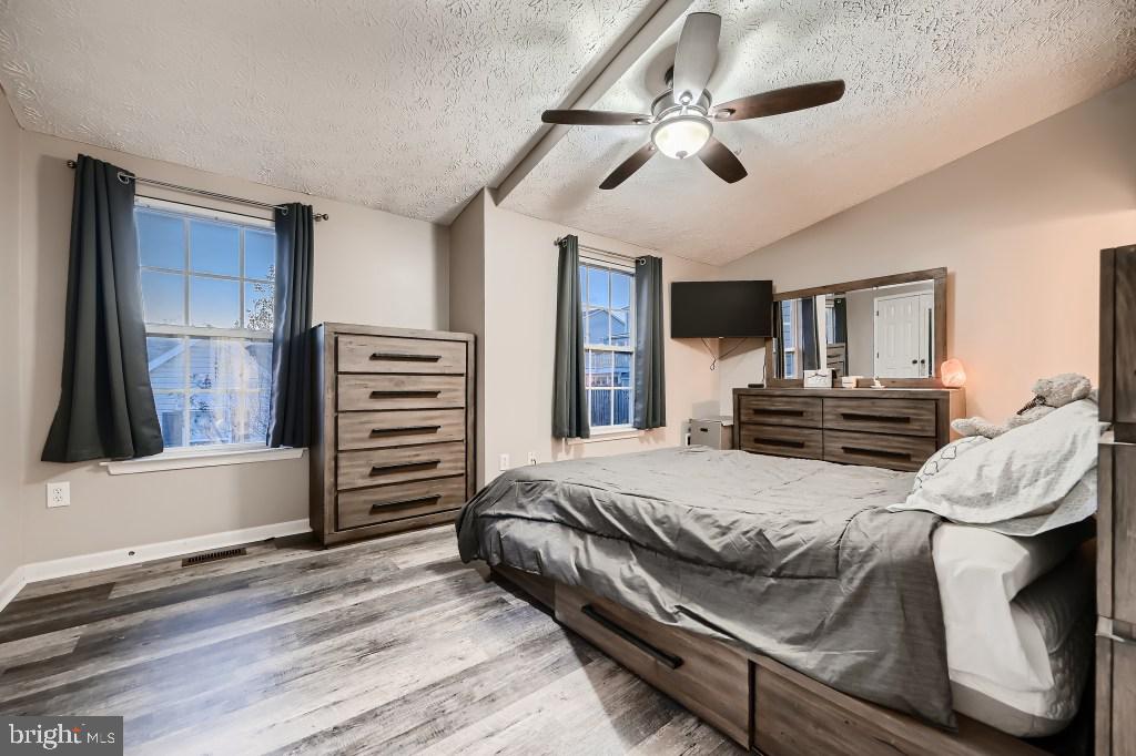 BRENTWOOD CONDO - Residential