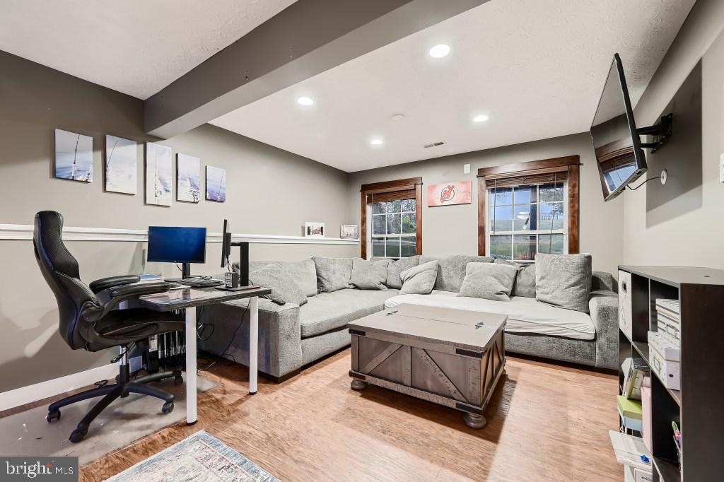 BRENTWOOD CONDO - Residential